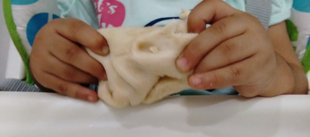 simple sensory play for babies