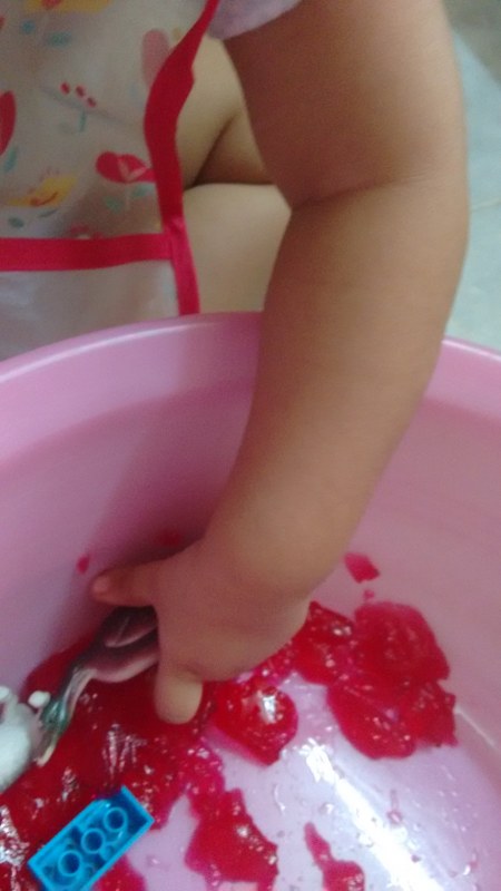 simple sensory play for babies