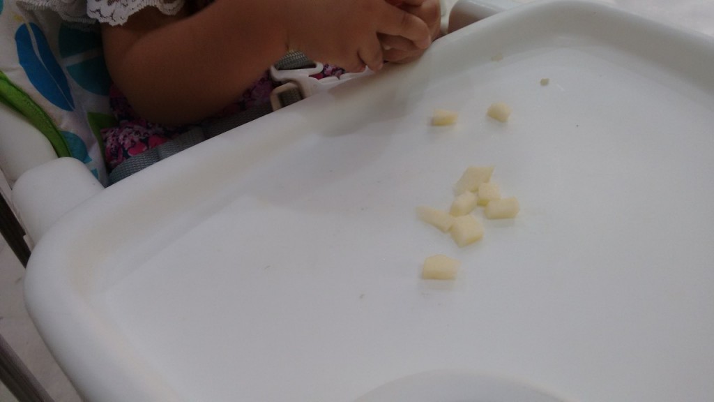 independent toddler eating