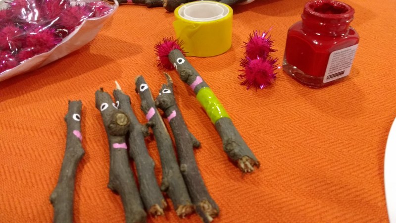DIY Kids Craft: Twig People